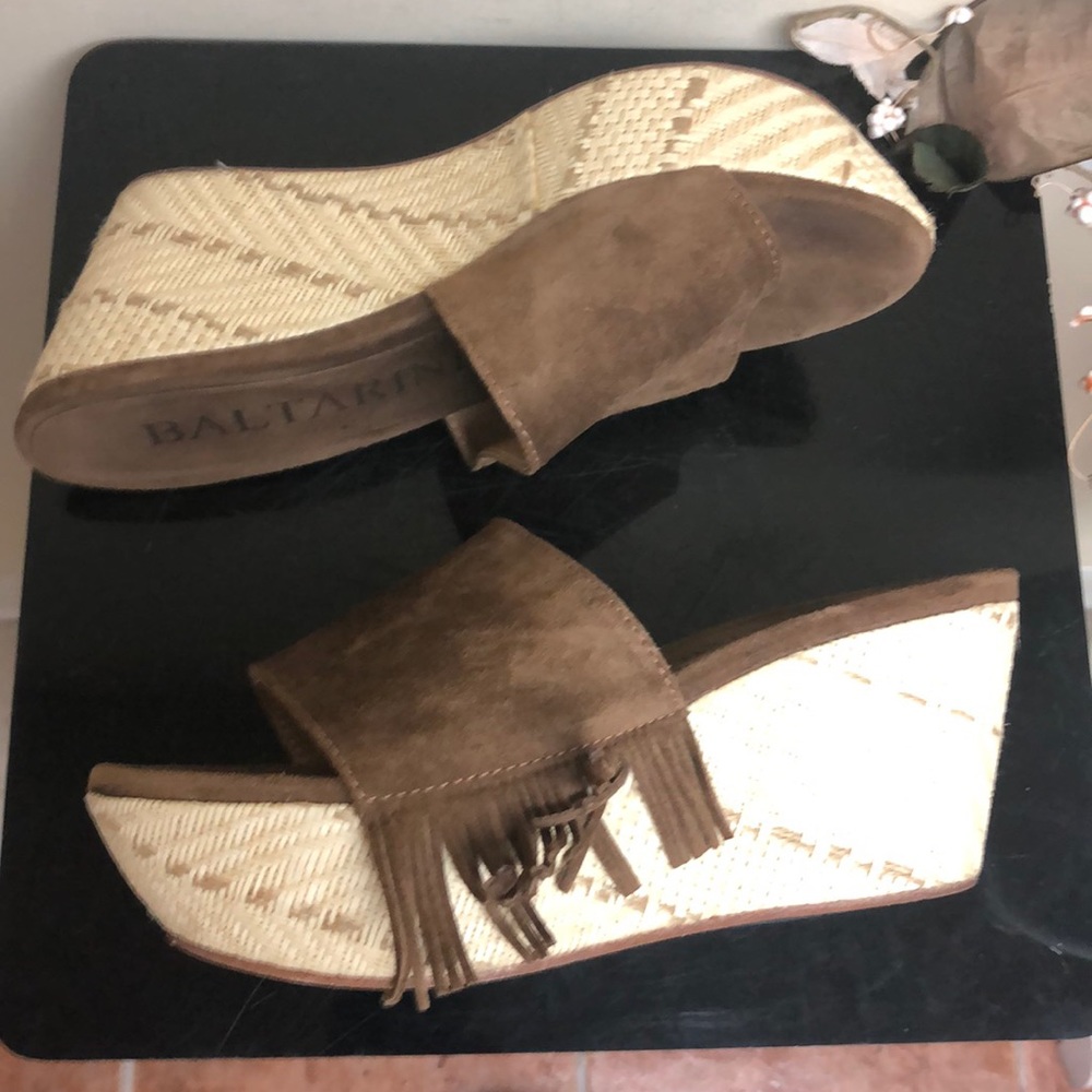 Sale! Suede Baltarini Spain fringe sandals 8